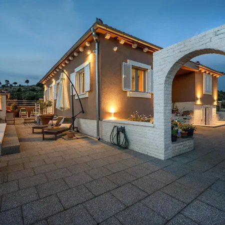 Terracotta Holiday home