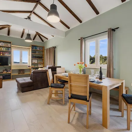 Terracotta Holiday home