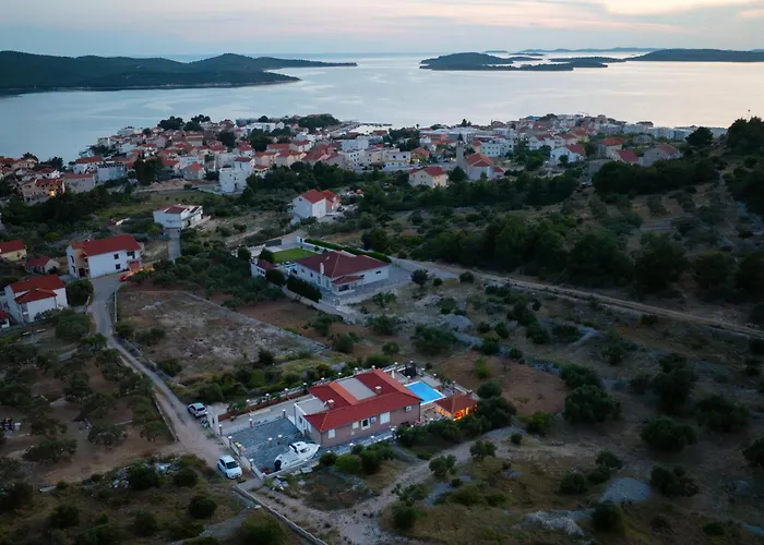 Vikendica Terracotta *